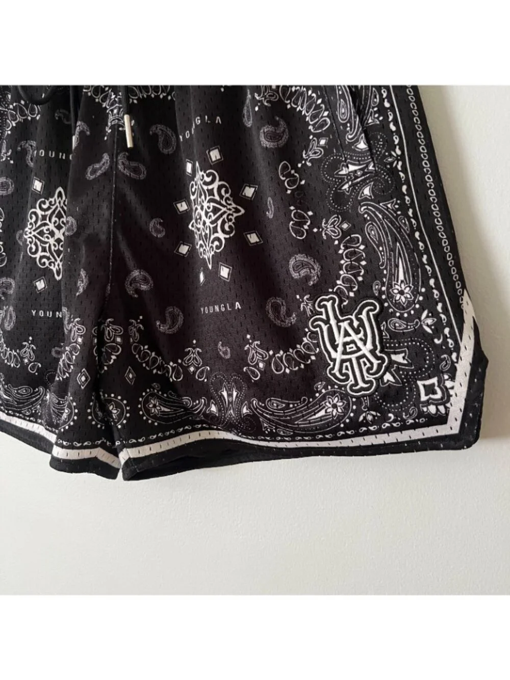 Young LA Black Bandana Print Mesh Athletic Shorts Men's Size Small